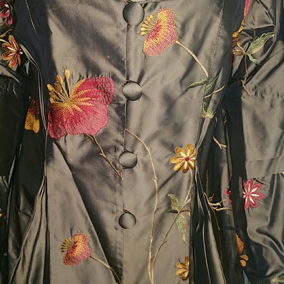 Dianaira woven silk water proof jacket - Picture 2 of 8